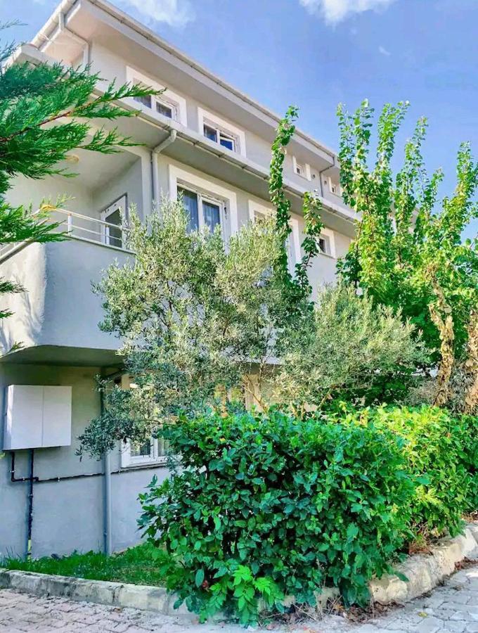 Ahmet Teacher Hotel,6 Minutes From The Airport Arnavutkoy Εξωτερικό φωτογραφία