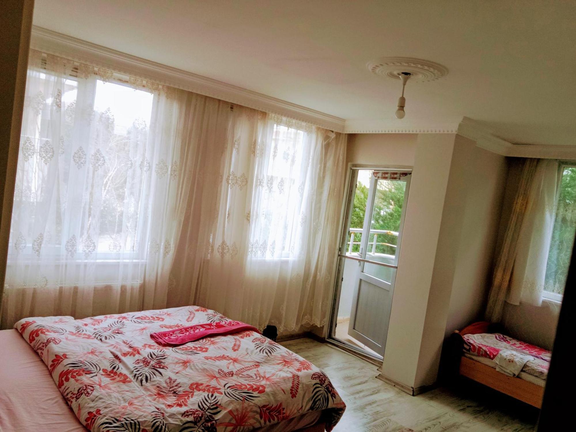 Ahmet Teacher Hotel,6 Minutes From The Airport Arnavutkoy Εξωτερικό φωτογραφία