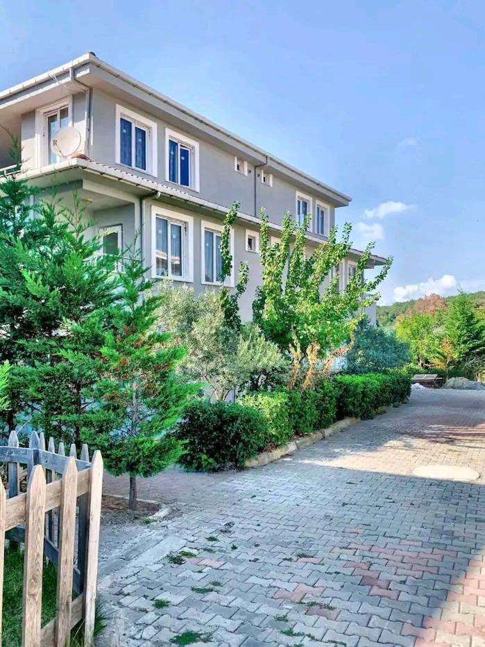 Ahmet Teacher Hotel,6 Minutes From The Airport Arnavutkoy Εξωτερικό φωτογραφία