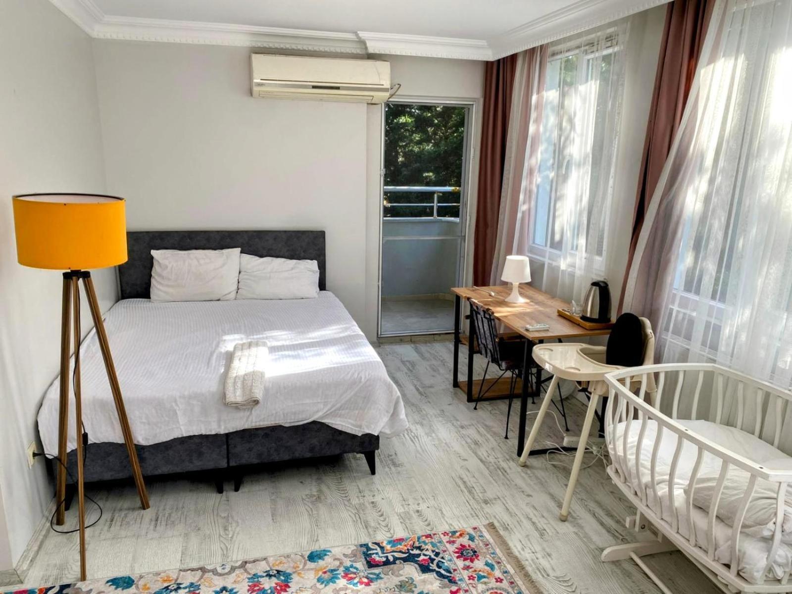 Ahmet Teacher Hotel,6 Minutes From The Airport Arnavutkoy Εξωτερικό φωτογραφία