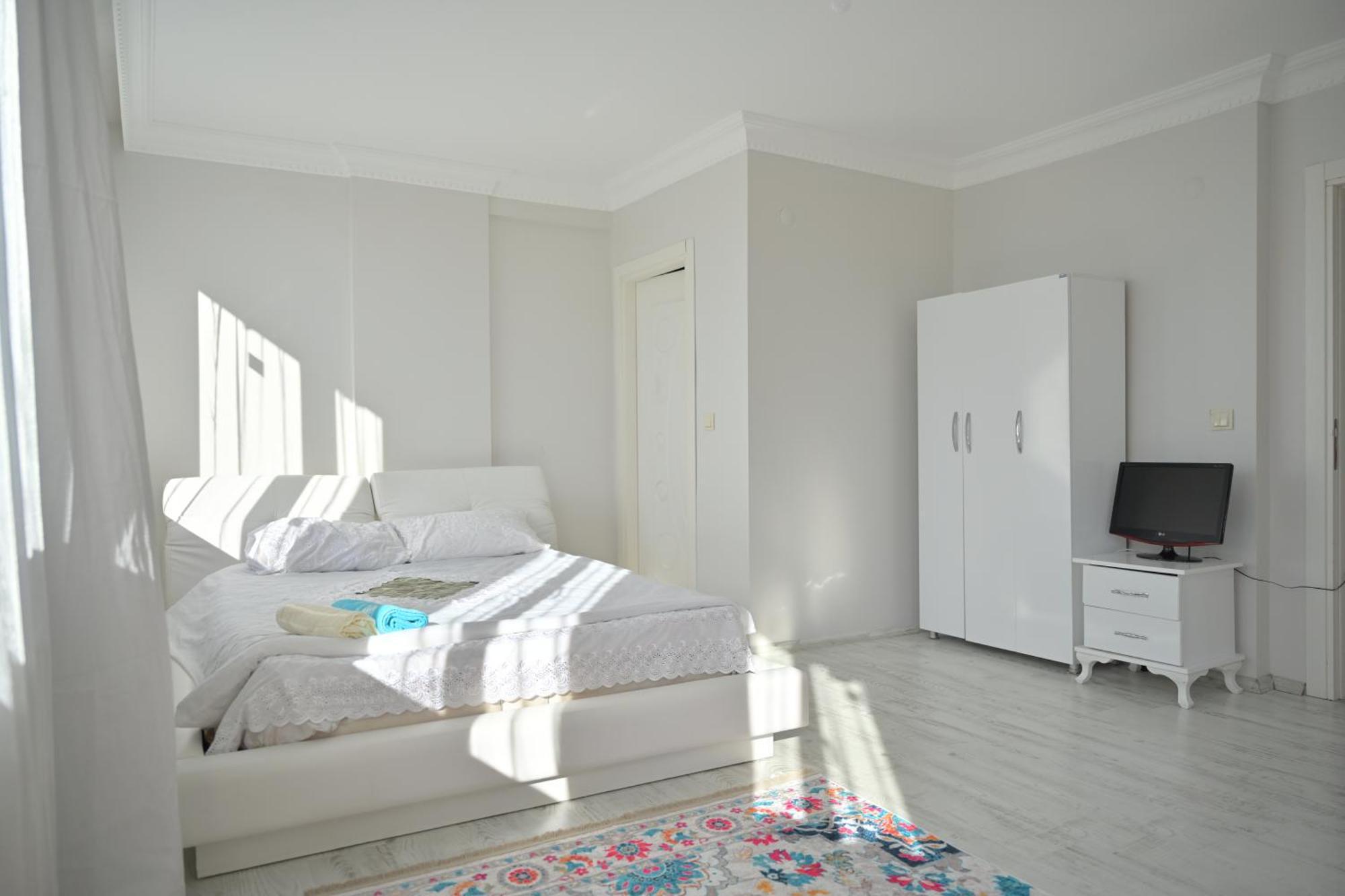Ahmet Teacher Hotel,6 Minutes From The Airport Arnavutkoy Εξωτερικό φωτογραφία